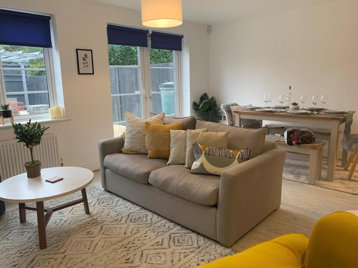 Villa Stylish & Spacious 3 Bed House With 2 Free Car Parking Spaces à Appledram Extérieur photo