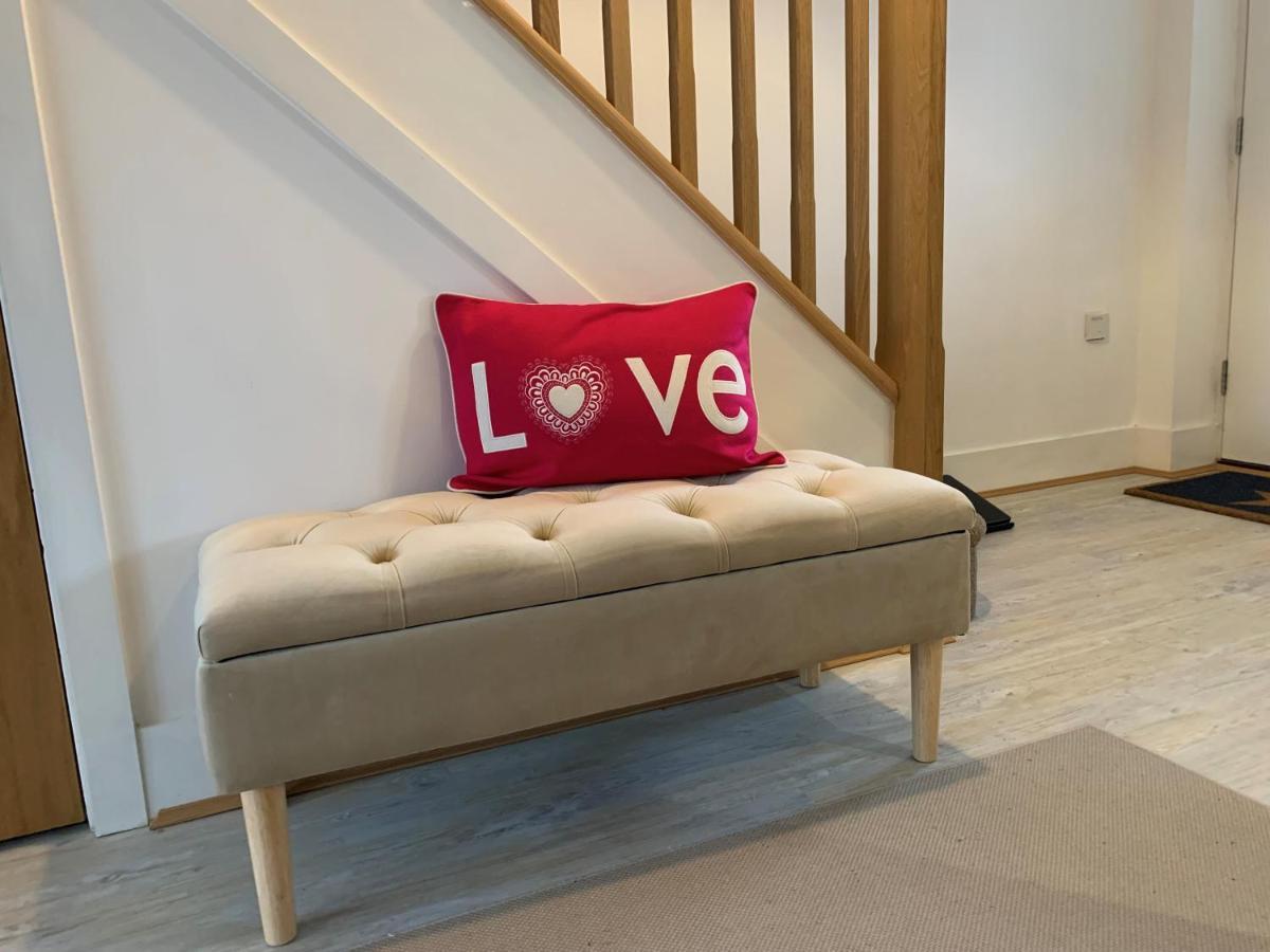 Villa Stylish & Spacious 3 Bed House With 2 Free Car Parking Spaces à Appledram Extérieur photo