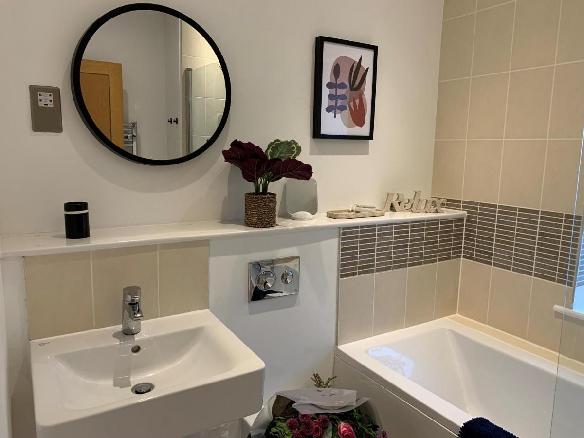 Villa Stylish & Spacious 3 Bed House With 2 Free Car Parking Spaces à Appledram Extérieur photo