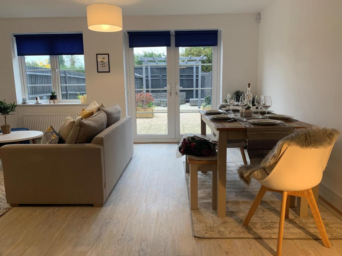 Villa Stylish & Spacious 3 Bed House With 2 Free Car Parking Spaces à Appledram Extérieur photo