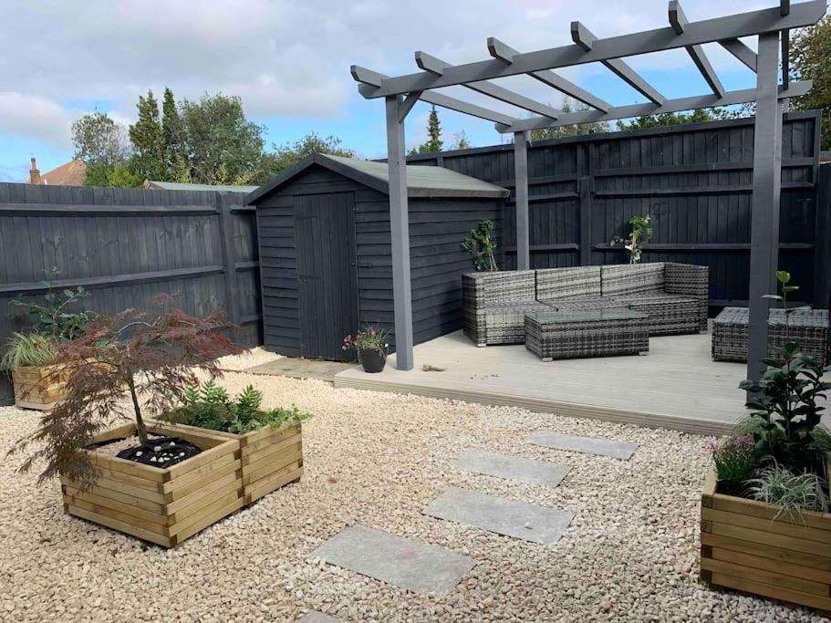 Villa Stylish & Spacious 3 Bed House With 2 Free Car Parking Spaces à Appledram Extérieur photo