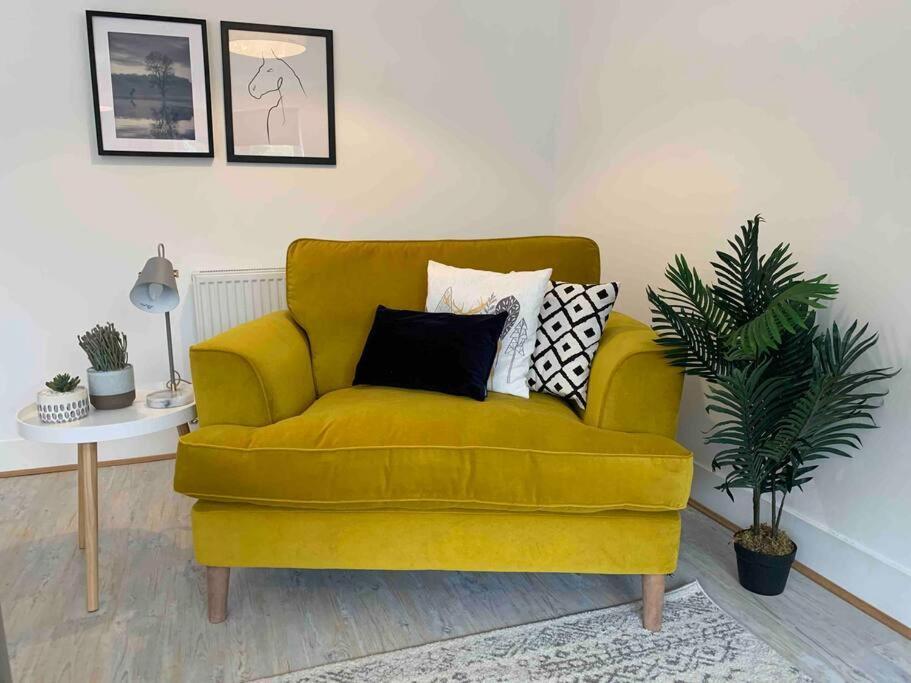 Villa Stylish & Spacious 3 Bed House With 2 Free Car Parking Spaces à Appledram Extérieur photo