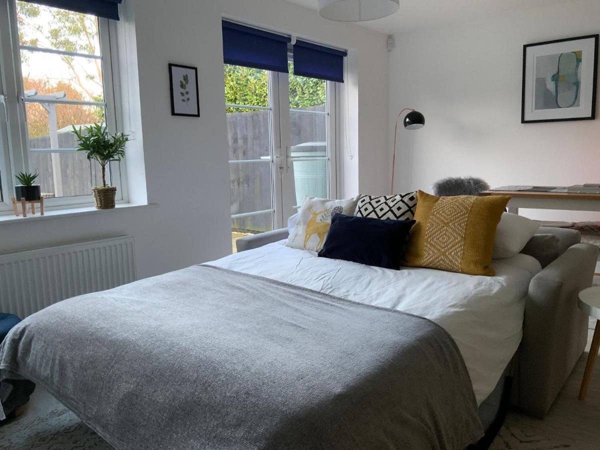 Villa Stylish & Spacious 3 Bed House With 2 Free Car Parking Spaces à Appledram Extérieur photo