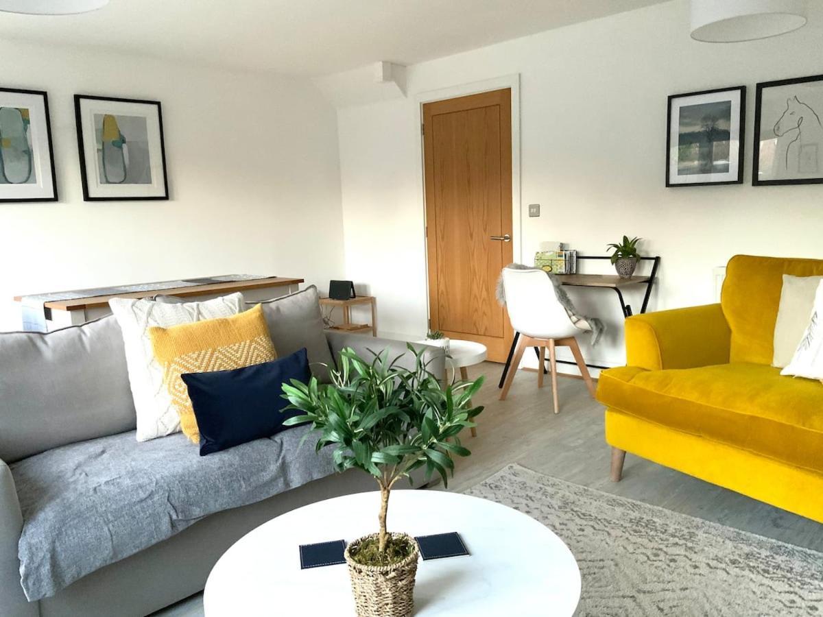 Villa Stylish & Spacious 3 Bed House With 2 Free Car Parking Spaces à Appledram Extérieur photo